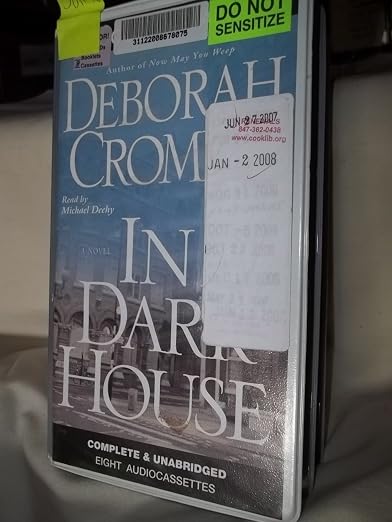 In A Dark House (Duncan Kincaid/Gemma James Novels)